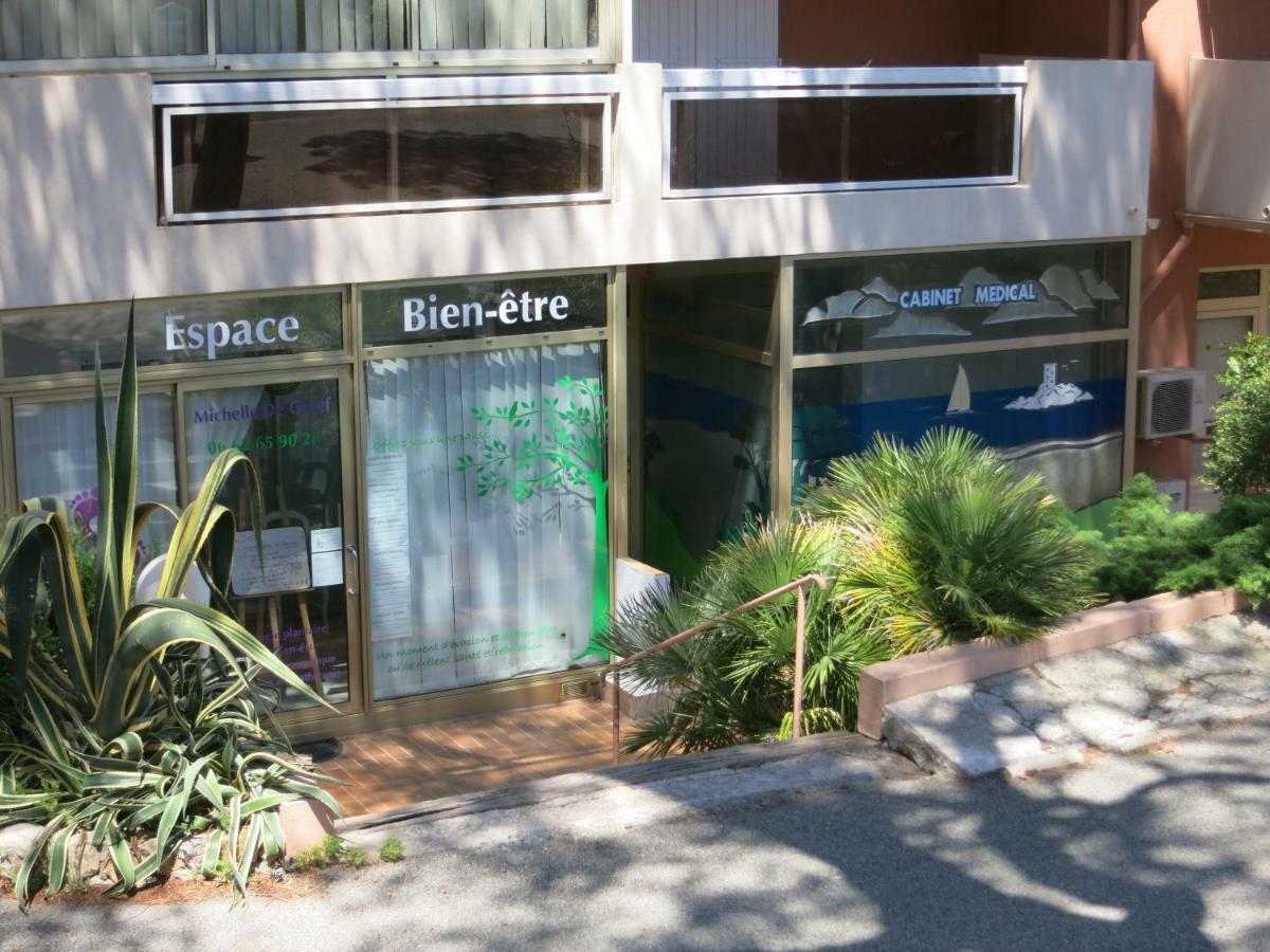 Joli Studio A Front De Mer Saint-Raphaël Eksteriør billede