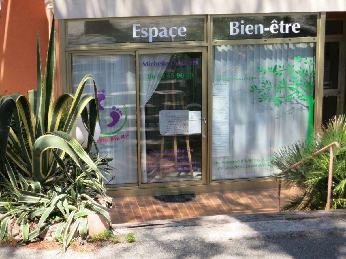 Joli Studio A Front De Mer Saint-Raphaël Eksteriør billede